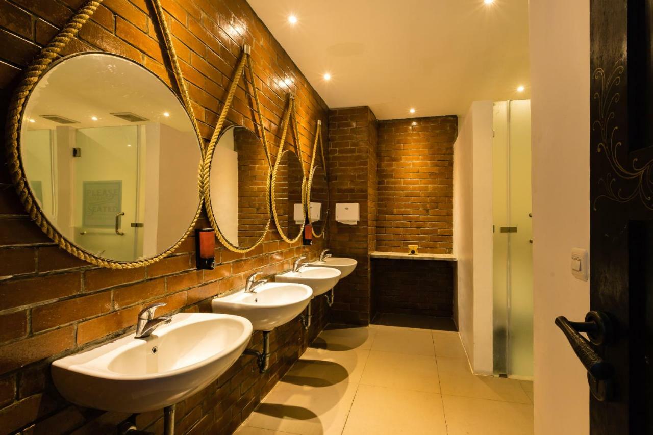 D'Gobers Hostel Seminyak By Gumilang Hospitality Zewnętrze zdjęcie